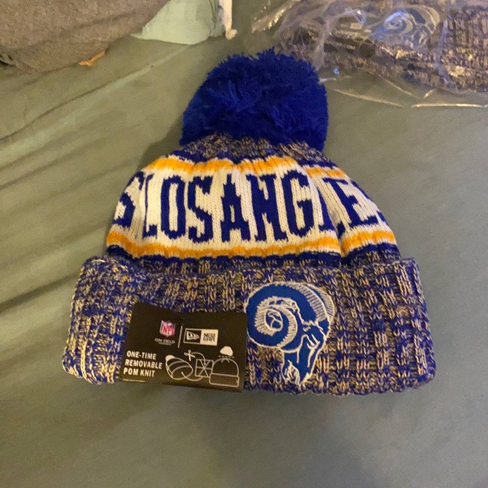 - Los Angeles Rams Beanie Hat